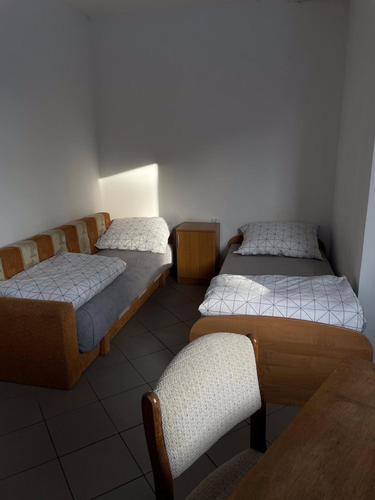 Ciechanów Noclegi Pracownicze Lazur מראה חיצוני תמונה